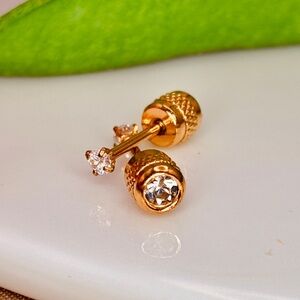 Solitaire Diamond Cut Doble Sided Zircon Screw Back Stud Earrings in Gold